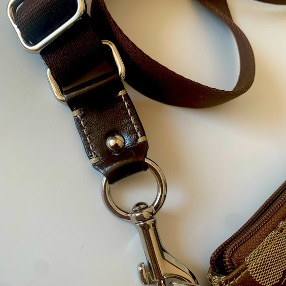 SOLD Coach Brown & Tan Signature- Crossbody Bag - Picture 4 of 8